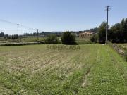 Terreno com Confrontações com Ribeiro e Caminho...