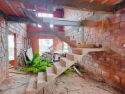TERRENO COM CONSTRUÇÃO À VENDA NO CONDOMÍNIO BRISAS DA...