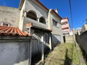 Terreno com construção T3 Casal de Cambra