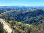 TERRENO COM INFRAESTRUTURA E VISTA PARA SERRA