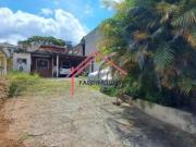 Terreno com leve aclive 300 mts² 10 mts de frente por 30...