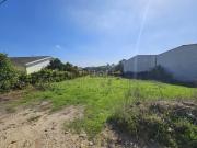 Terreno com possibilidade de construção situado em Eixo!