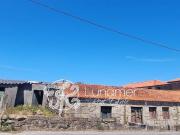 Terreno com ruina em Cruz