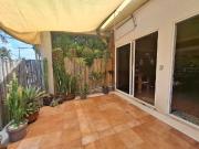 Terreno Comercial con casa habitación con locales