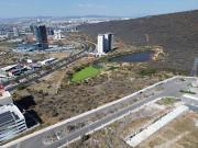 Terreno comercial con uso de suelo habitacional mixto