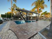 Terreno con Bodega en Privada Avellaneda