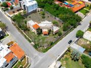 Terreno con casa en esquina ubicado en Montes de Ame
