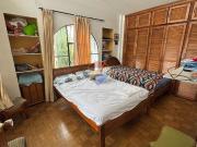 Terreno con dos casas en venta en la av. Cacha