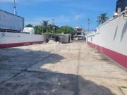 Terreno con oficinas y local comercial en venta