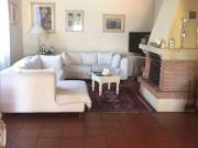 Terreno con rustico in vendita a Cecina