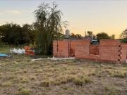 Terreno + construccion y pileta La Gloria