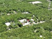 Terreno de 2500 m2 en venta en Puerto Morelos Zona Urbana