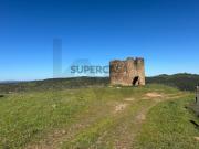 Terreno de 5.000m2 com Moinhos de Vento em ruínas com...