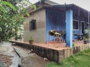 TERRENO DE 720 METROS COM UMA CASA E 03 LOJAS EM LOCAL...