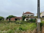 Terreno de construo com Moradia para recuperar