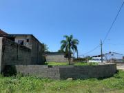 Terreno de esquina com liberação ambiental em Itanhaém