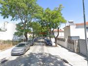 Terreno em Benfica para construção de Moradia