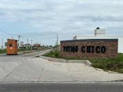 Terreno en Alejandro Petion Lote en esquina sobre calle...