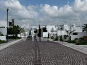 Terreno en Cumbres del Lago de 303m2 en calle con seguridad