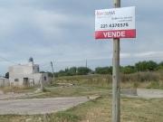 Terreno en Lisandro Olmos Etcheverry con pileta y base...