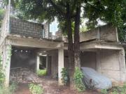 TERRENO EN PRIVADA CERRADA CON COSNTRUCCION EN OBRA NEGRA