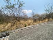 Terreno en venta con 30 mts. de frente. Lomas de Coyuca
