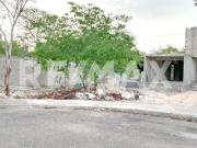 Terreno en Venta con Casa Obra Negra 90% en Kantara al...