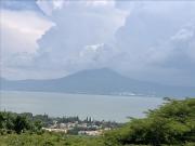 Terreno en venta dentro de coto con vista al lago de...