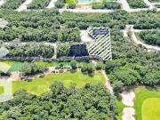 Terreno en Venta en Cancún en Country Club en Frente al...