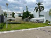 TERRENO EN VENTA EN EXCLUSIVO FRACC.LAGO NOGAL SOBRE AV....