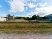 TERRENO EN VENTA EN FUNES CON PILETA