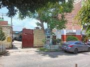 Terreno en venta en La Perla Baja a pasos de la Av....