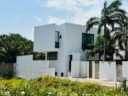 Terreno en venta en Puerto Cancún