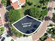 Terreno en Venta en Residencial Isla Dorada de 684 mts