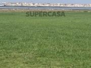 Terreno frente á ria com vistas desafogadas sobre a...