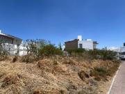 Terreno frente al Refugio Mall