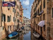 Terreno in vendita di 664 m² in Via Pasubio