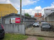 TERRENO MEDINDO 11 x 38= 418 m², COM CASA AVERBADA