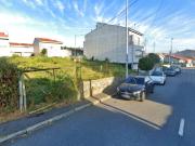 Terreno para moradia de três frentes