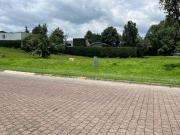 Terreno plano con dos frentes en Club de Golf los Encinos