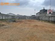 Terreno rellenado en alquiler 1261m² con oficinas 68m² Vía a