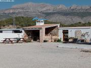 Terreno rústico con casa, cuadras y corrales a la venta...