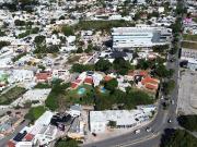 Terreno sobre Avenida Principal