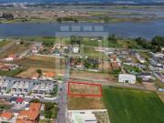 Terreno urbano com 1.108 m2 no Torrão do Lameiro, Ovar