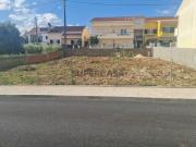 Terreno urbano com 281,10 m², localizado na Portela da...