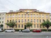 Terrific Hietzing 1BR, close to Train Station & Tram,...