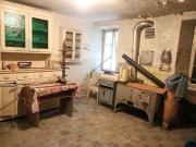 Tessinerhaus mit 3 grossen Wohnungen und Laden / casa...
