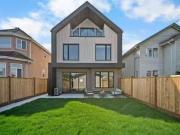 Th Avenue E, Vancouver, BC, V5R 1K3 duplex for sale Listing.