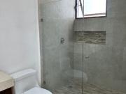 TH de 3 recamaras con paneles solares y piscina