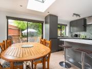 The Acorns, Essex IG7. All Bills Included. Lndn Tac364,...